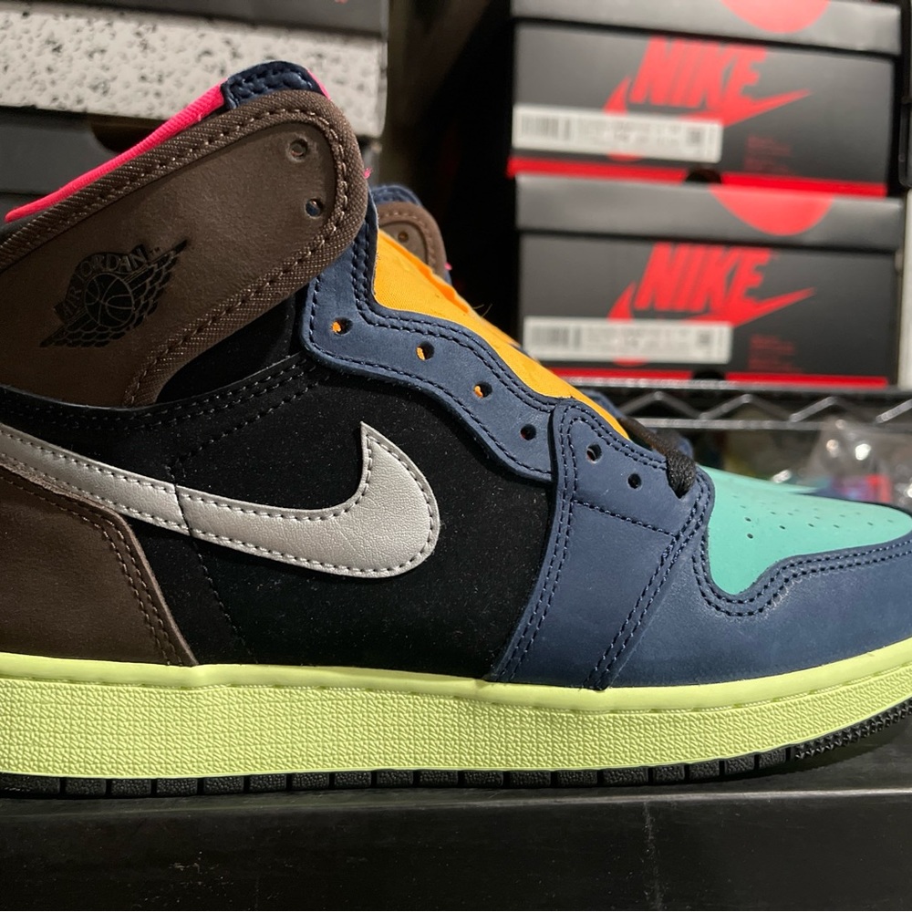 Air Jordan 1 Retro High OG GS “Tokyo Bio Hack” 575441-201 Size 7Y New In Box.